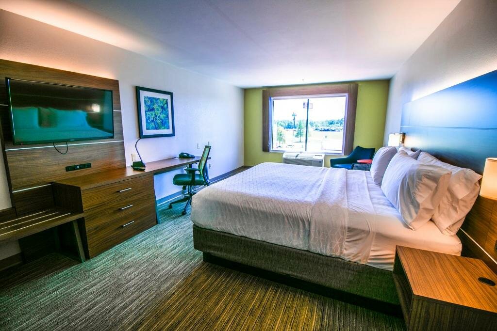 Suite Holiday Inn Express Hotel & Suites, a Baton Rouge-Port Allen, an IHG Hotel