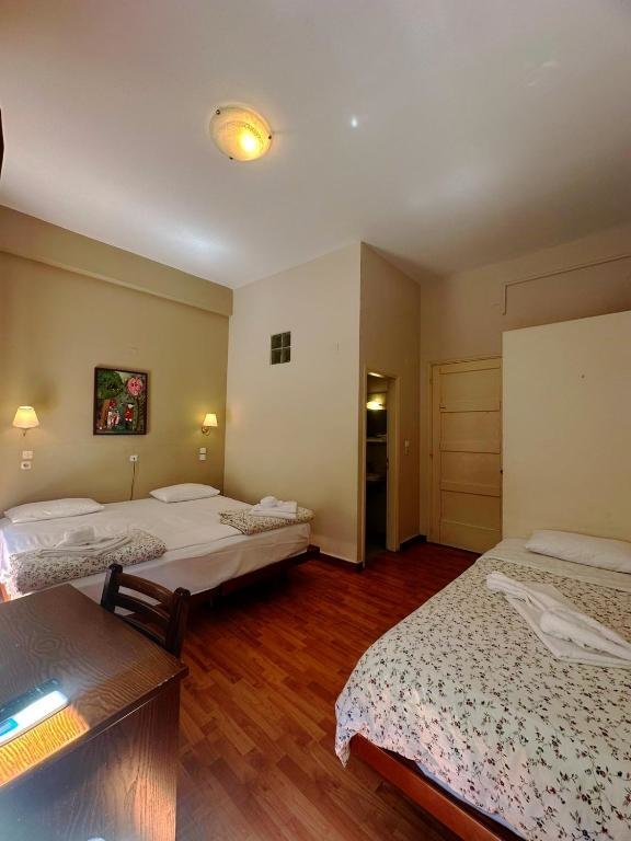 Standard Dreier Zimmer mit Balkon Vassilikon Hotel