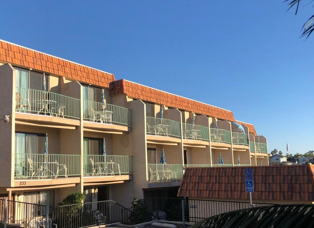 Habitación doble Estándar con balcón y con vista parcial al mar Moonlight Beach Motel