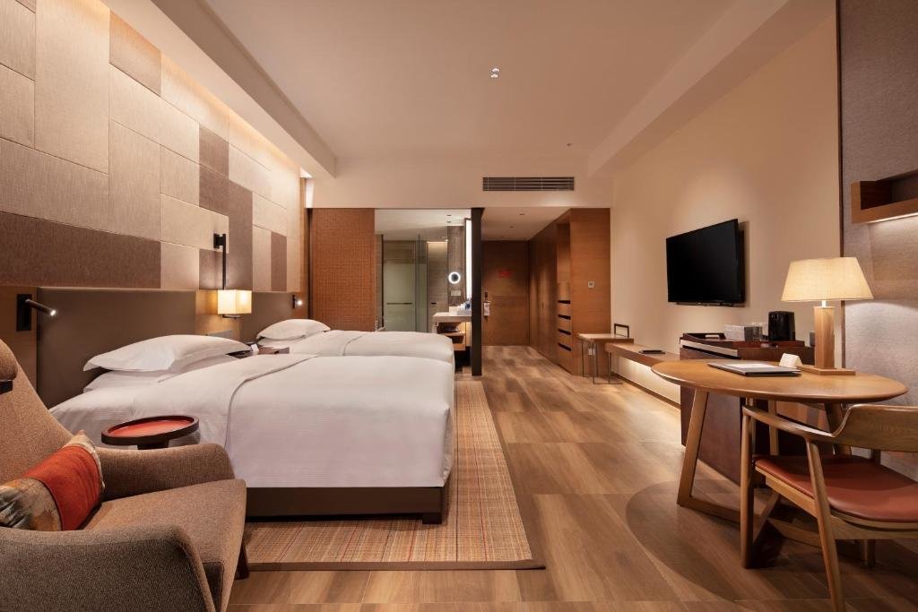 Standard Double room DoubleTree by Hilton Huidong Resort