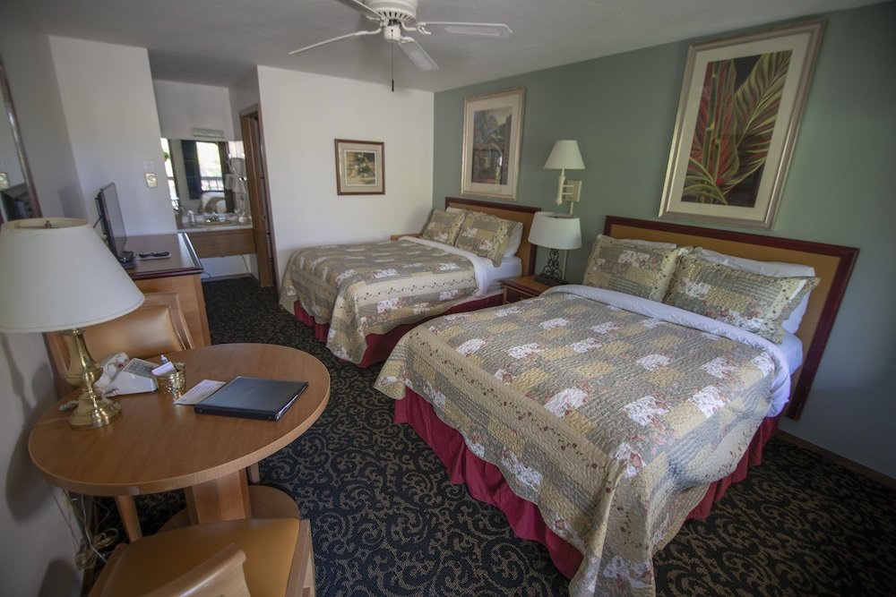 Classic room Coachlite Inn