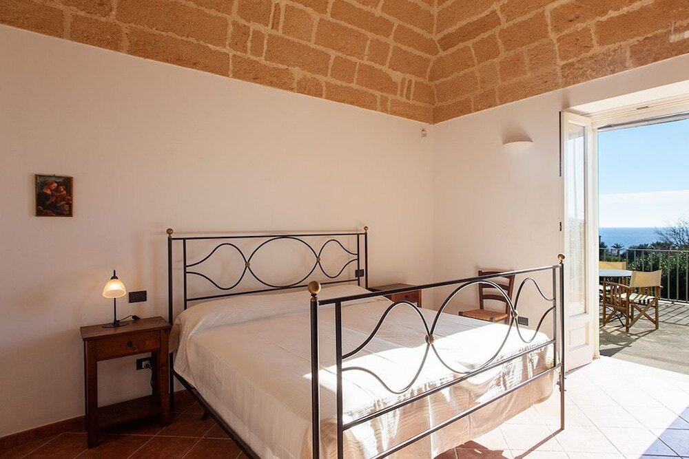 4 Bedrooms Cottage VilleSalento - Santa Cesarea Terme M300
