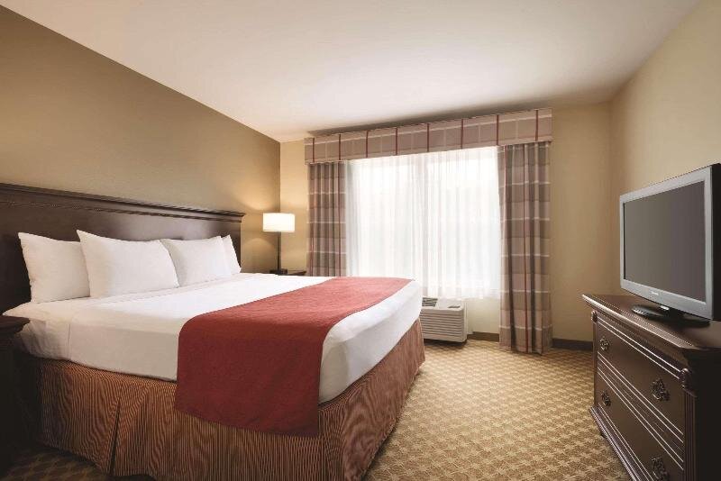 Люкс Country Inn & Suites by Radisson, Des Moines West, IA