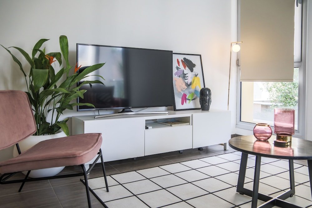 Deluxe Apartment Phaedrus Living: City Luxury Flat Anemone 103