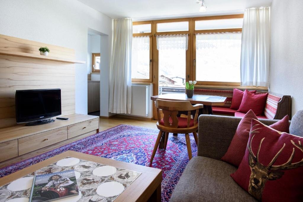 Апартаменты с 3 комнатами Aktiv & Spa Hotel Alpenrose