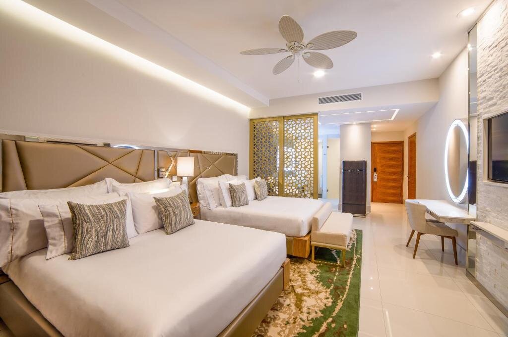Четырёхместный люкс с 2 комнатами Garza Blanca Resort & Spa Los Cabos