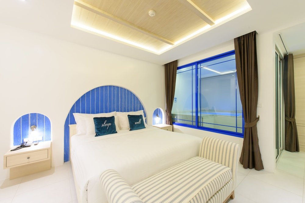 Deluxe Zimmer mit Balkon Costa Village Bangsaray