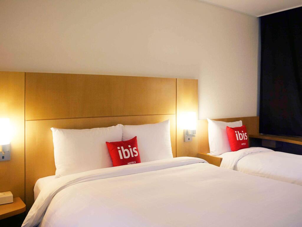 Ambassador seoul. Инсадонг Ибис Сеул отель. Ibis Амбассадор Сеул. Ibis Ambassador Insadong Hotel 3*. Ибис отель в Южной Корее.