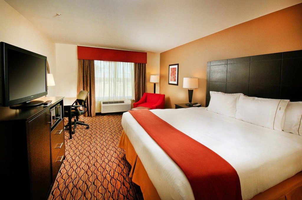 Номер Standard Holiday Inn Express Hotel and Suites Pearsall, an IHG Hotel