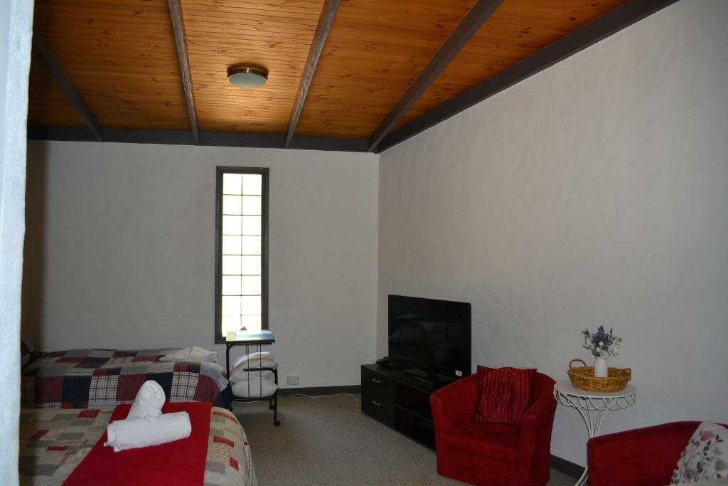 Standard room Colonial Motel