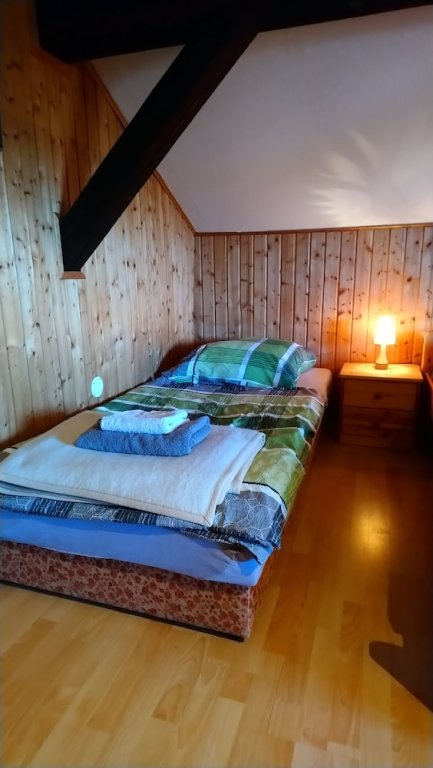Standard Vierer Zimmer mit Gartenblick Gästehaus Burgwald-Trekking