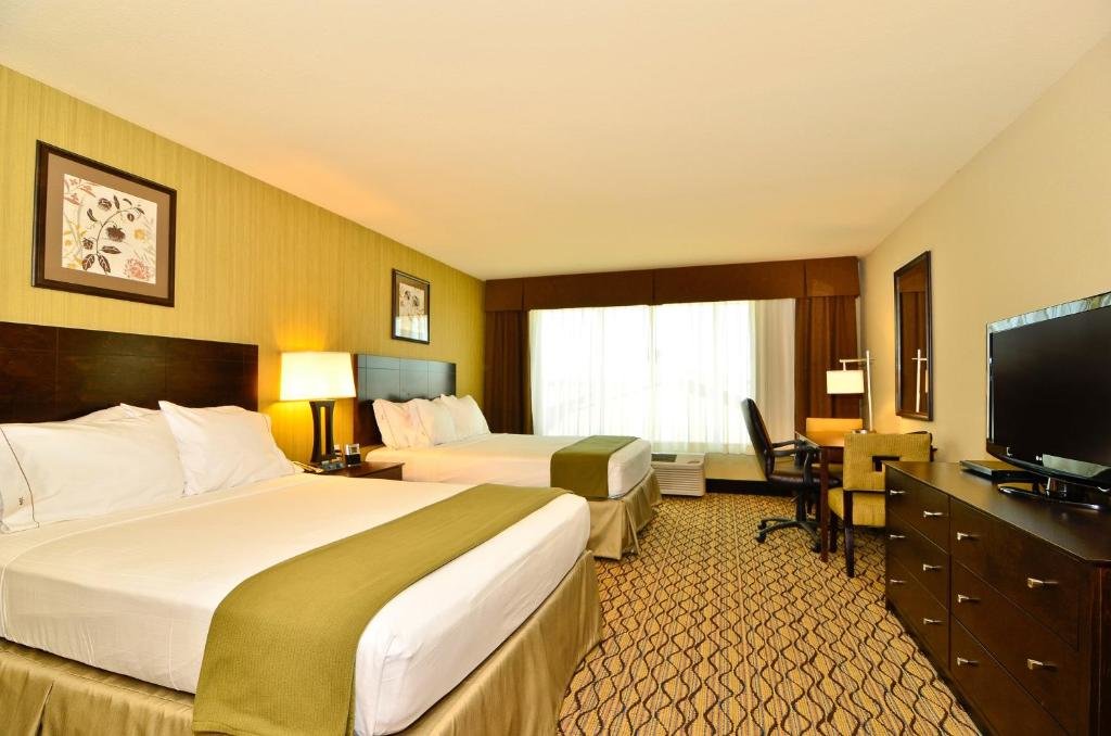 Двухместный номер Standard Holiday Inn Express & Suites - Williston, an IHG Hotel