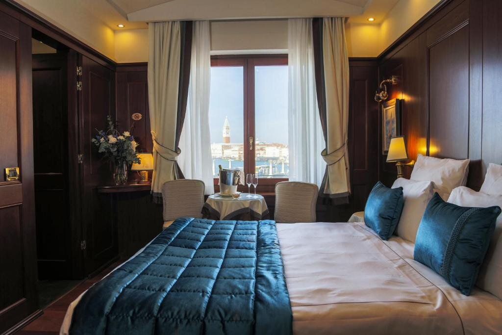 Deluxe Doppel Zimmer mit Blick auf die Bucht Hotel Bucintoro