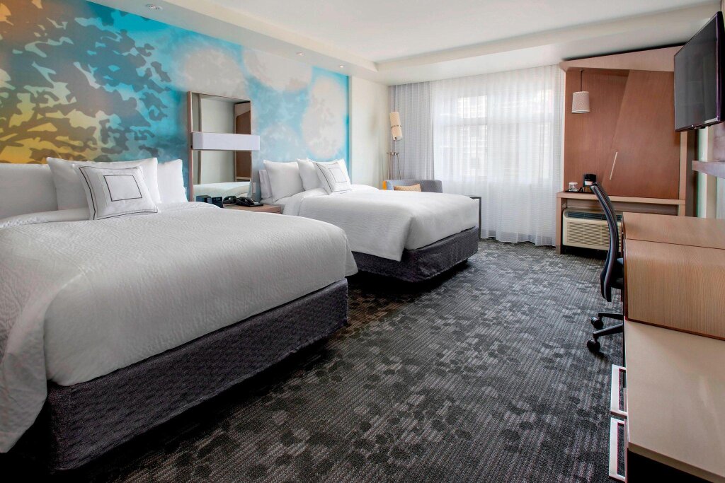 Standard Double room Courtyard by Marriott Schenectady at Mohawk Harbor