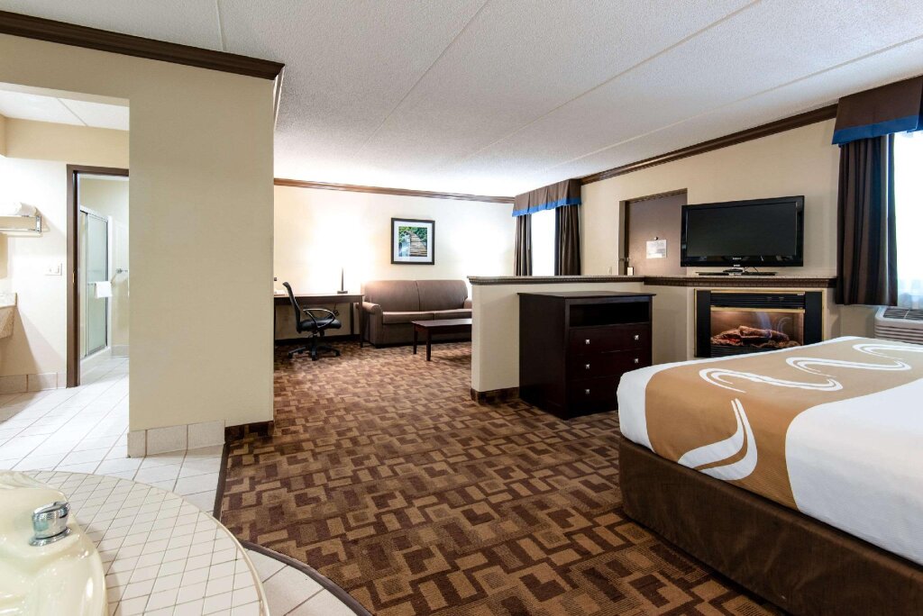 Двухместный люкс c 1 комнатой Quality Inn & Suites Quakertown-Allentown