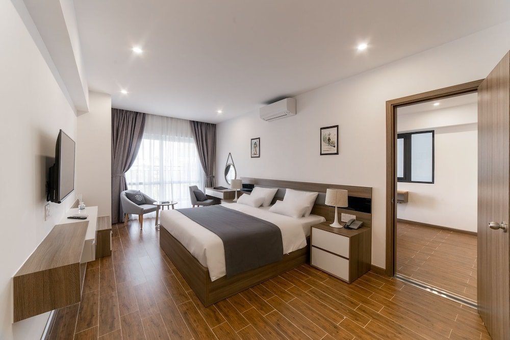 Deluxe Double room with balcony PAVILOR HOTEL NHA TRANG