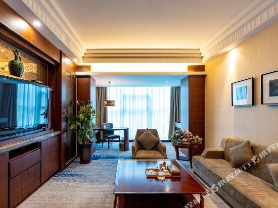 Deluxe Suite Hailongquan Hotel