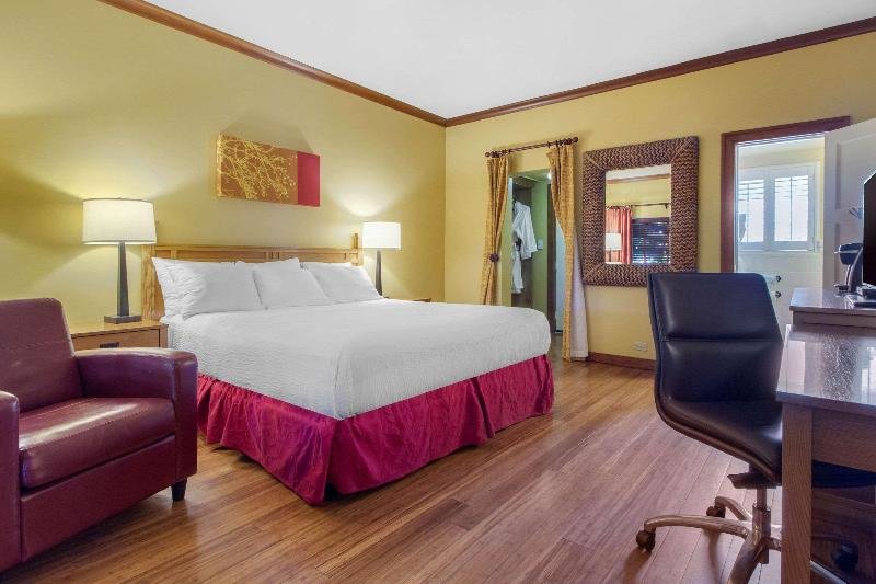 Двухместный номер Standard Inn Marin and Suites, Ascend Hotel Collection