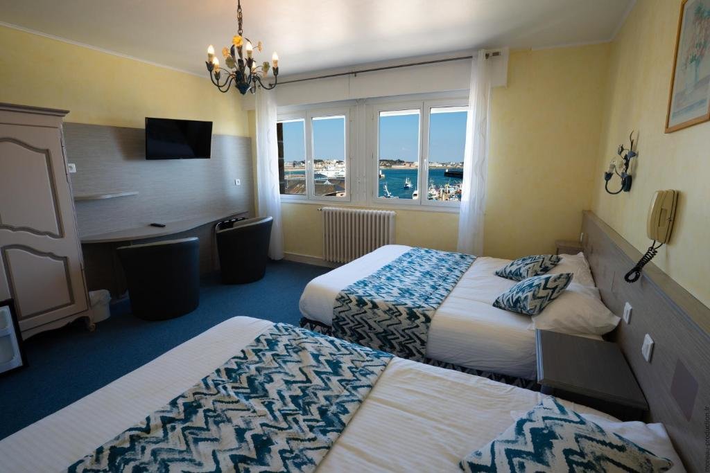 Четырёхместный номер Standard с видом на море Hotel De La Mer