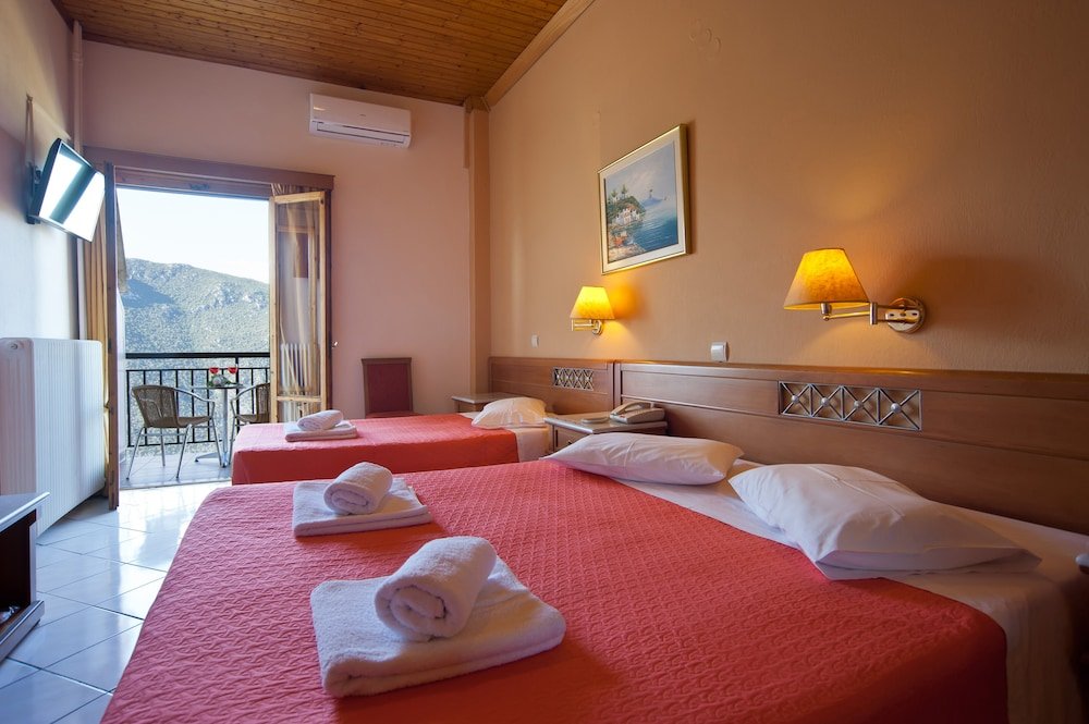 Standard Triple room with balcony Acropole Delphi City Hotel