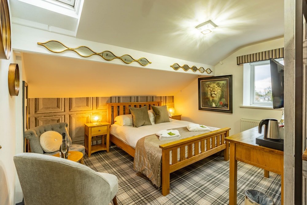 Standard Double room with mountain view Holly Lodge Guest House with FREE off site health club
