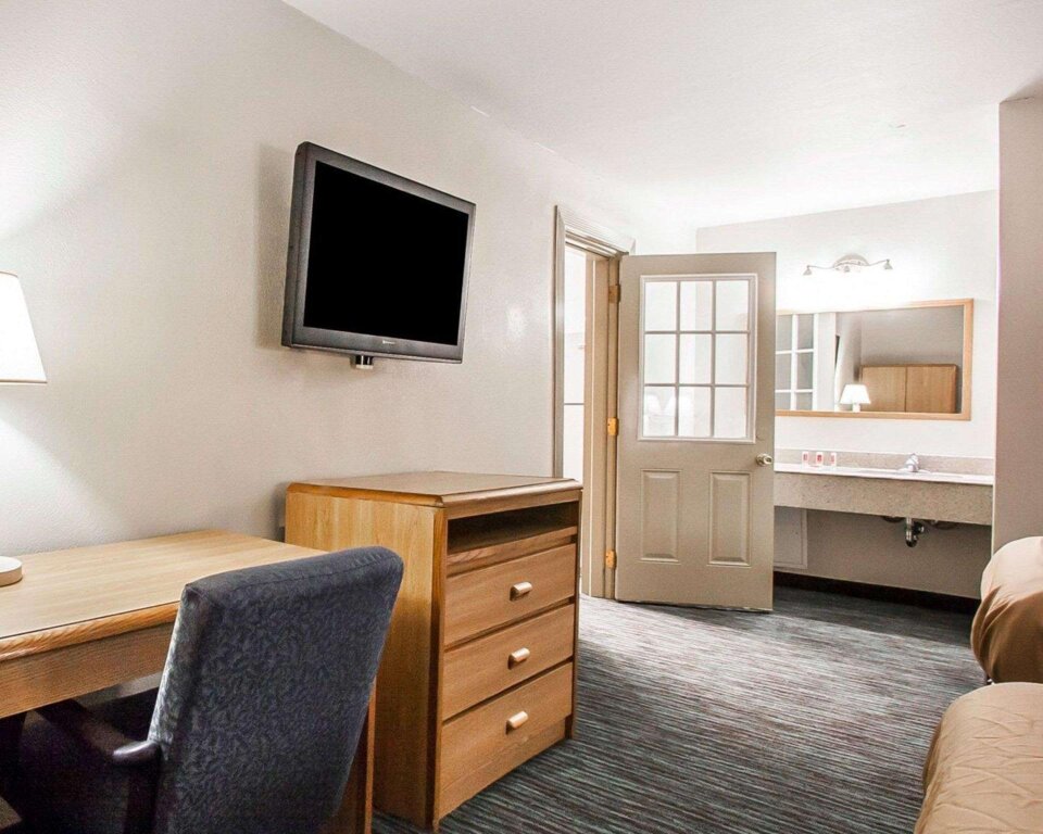 Suite cuádruple Econo Lodge Inn & Suites