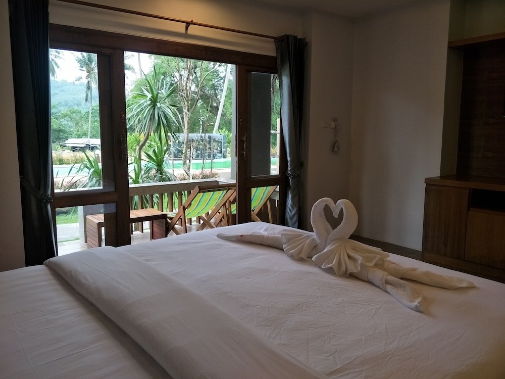 Superior room with balcony Lanta Infinity Resort - SHA Extra Plus