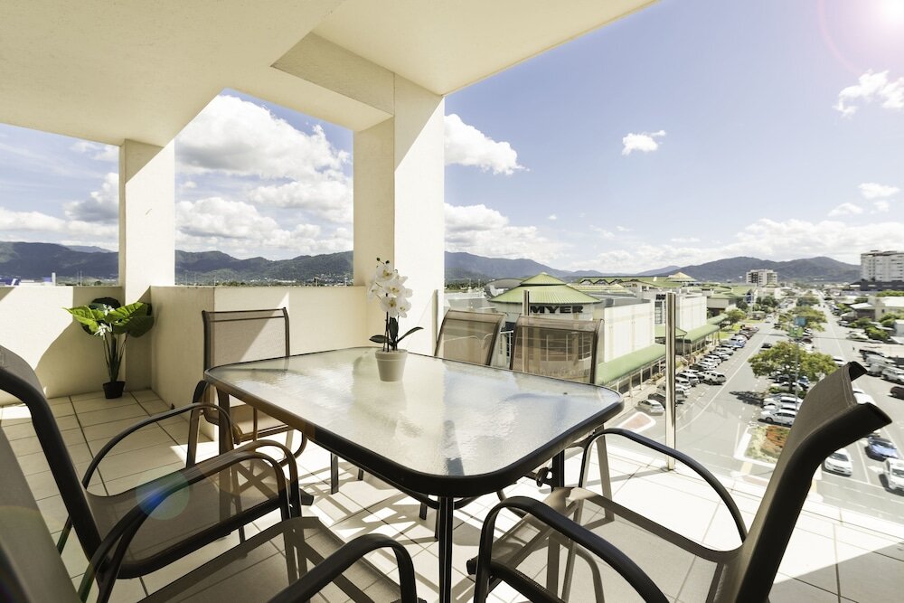 Апартаменты с 3 комнатами с балконом Cairns City Apartments