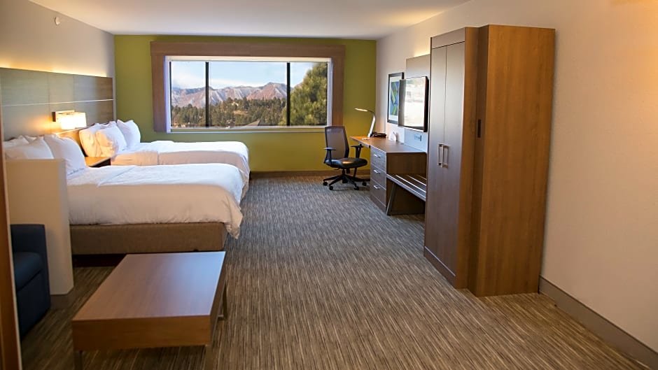 Suite cuádruple con vista a la montaña Holiday Inn Express & Suites Colorado Springs North, an IHG Hotel