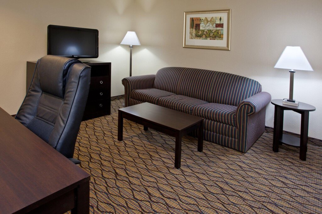 Quadruple suite Holiday Inn Express & Suites Columbus East