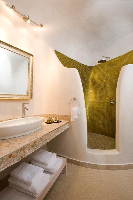 Standard room Gold Suites