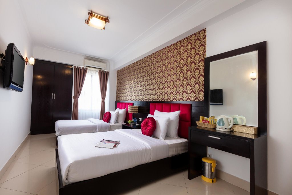 Deluxe room with city view Hanoi Amore Hotel & Travel