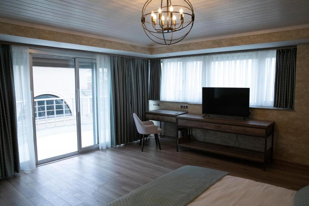 Двухместный номер Deluxe с балконом и с видом на море Castle Franco Suites
