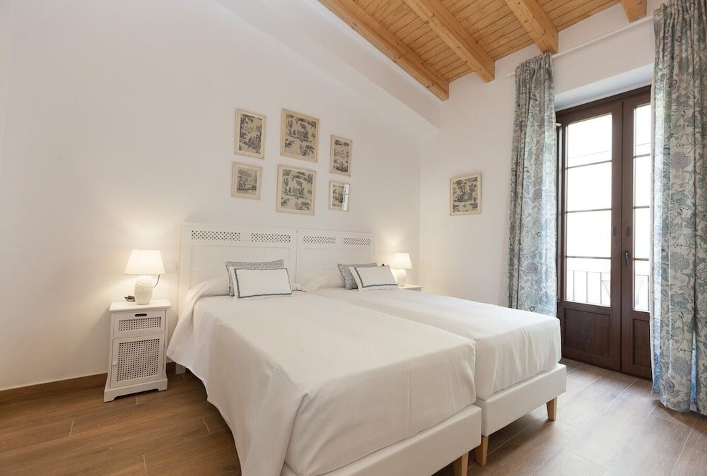 Classic Apartment Patios de la Riva