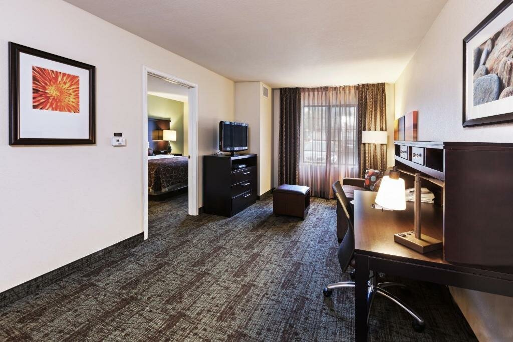 Standard Double room Staybridge Suites Tulsa-Woodland Hills, an IHG Hotel