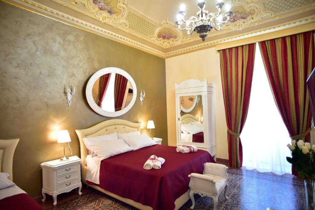 Camera Luxury Palazzo degli Affreschi