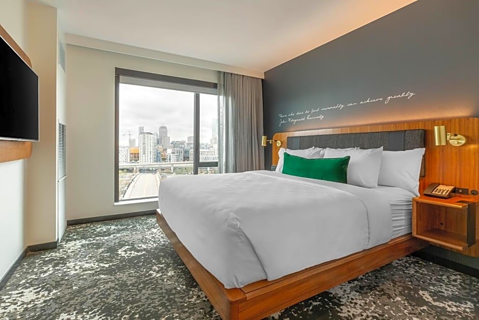 Deluxe room Cambria Hotels Boston Downtown - Seaport