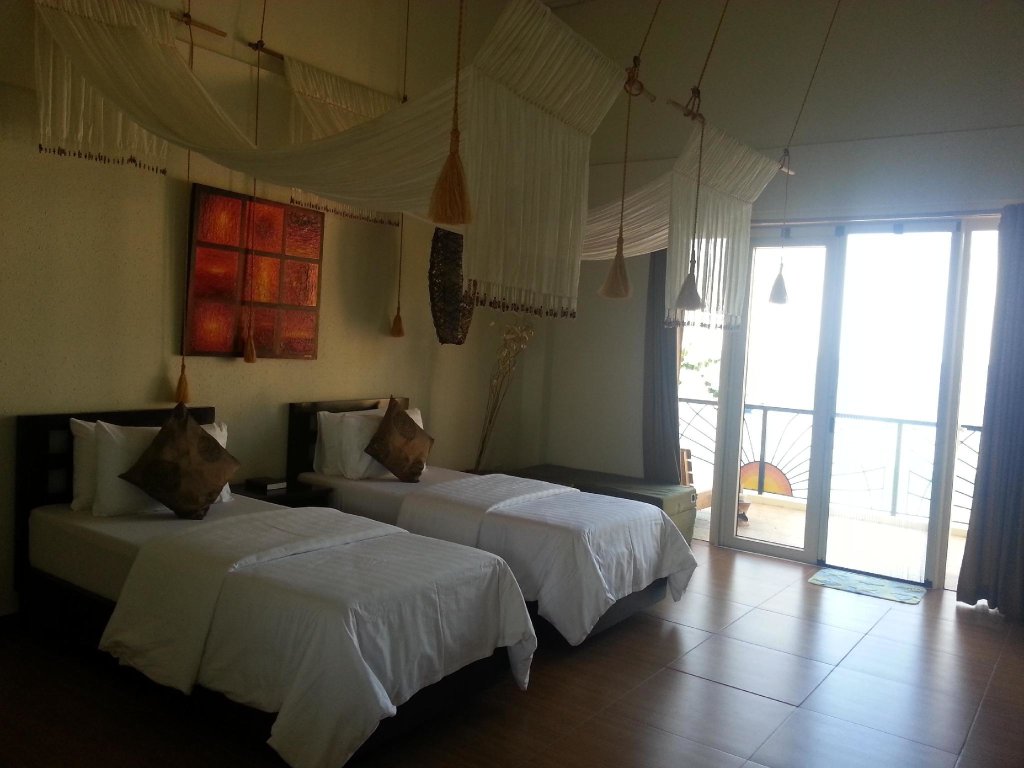 Standard Zimmer Sunset at Aninuan Beach Resort
