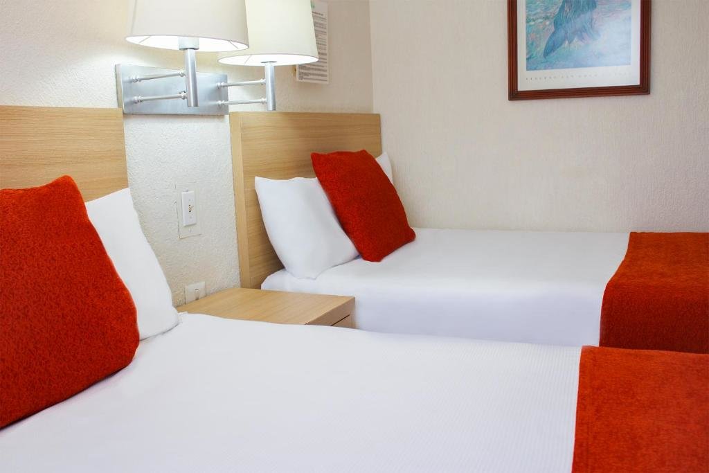 Люкс с 2 комнатами Hotel & Suites Real del Lago