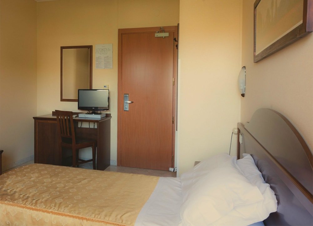Standard Single room with balcony Hotel Maria