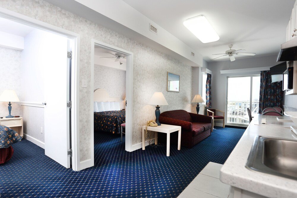 Двухместный номер Superior пентхаус с 3 комнатами с балконом и с видом на океан Adventurer Oceanfront Inn