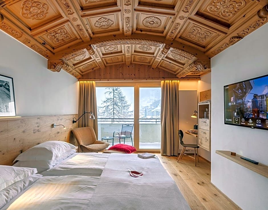 Номер Superior Swiss Alpine Hotel Allalin