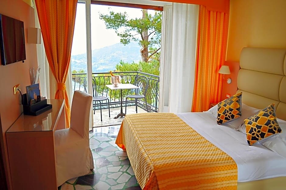 Двухместный номер Standard с балконом и с красивым видом из окна La Riserva di Castel d'Appio- Charme & Relax