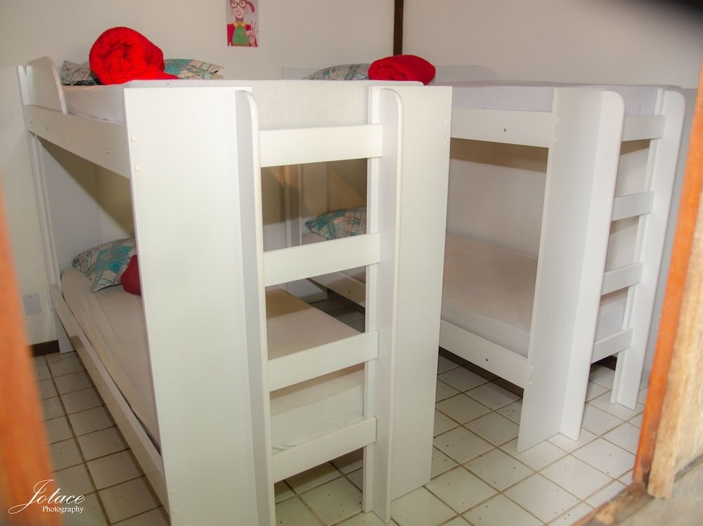 Кровать в общем номере (женский номер) Hostel Bar Viila do Chaves