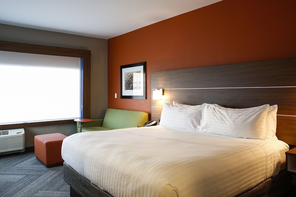 Номер Standard Holiday Inn Express & Suites Downtown Louisville, an IHG Hotel