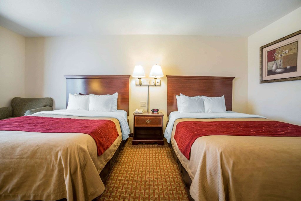 Четырёхместный номер Standard Comfort Inn & Suites Rock Springs-Green River