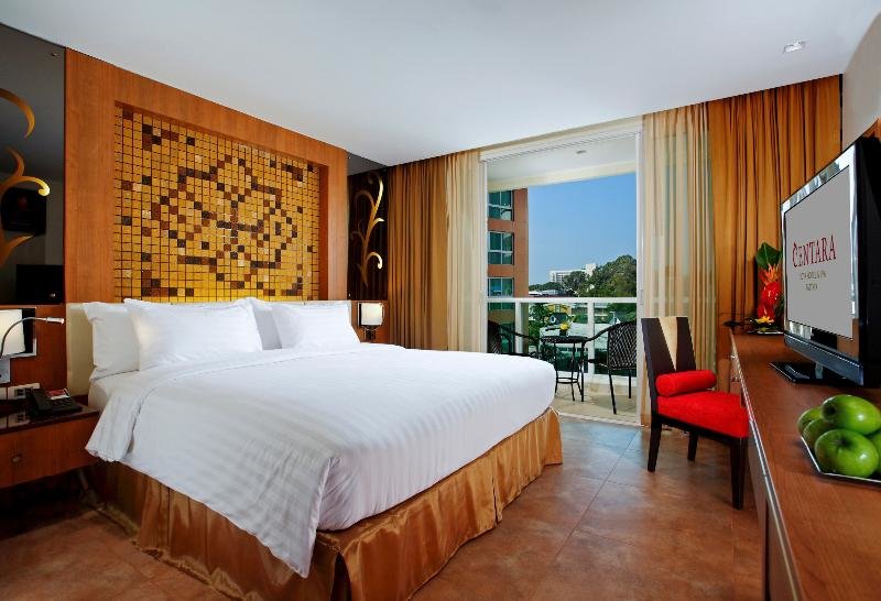 Standard room with balcony Centara Nova Hotel and Spa Pattaya