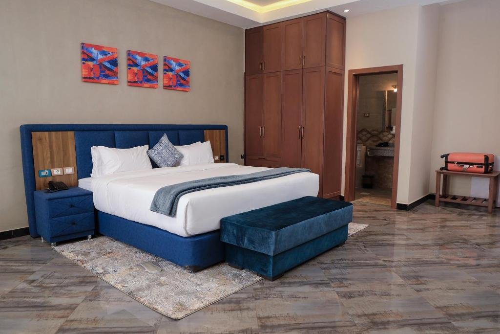 Студия Deluxe South Gate Hotel Apartment