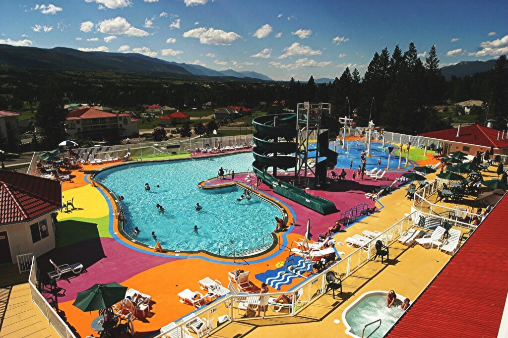 Двухместный полулюкс c 1 комнатой Mountain View Resort and Suites at Fairmont Hot Springs