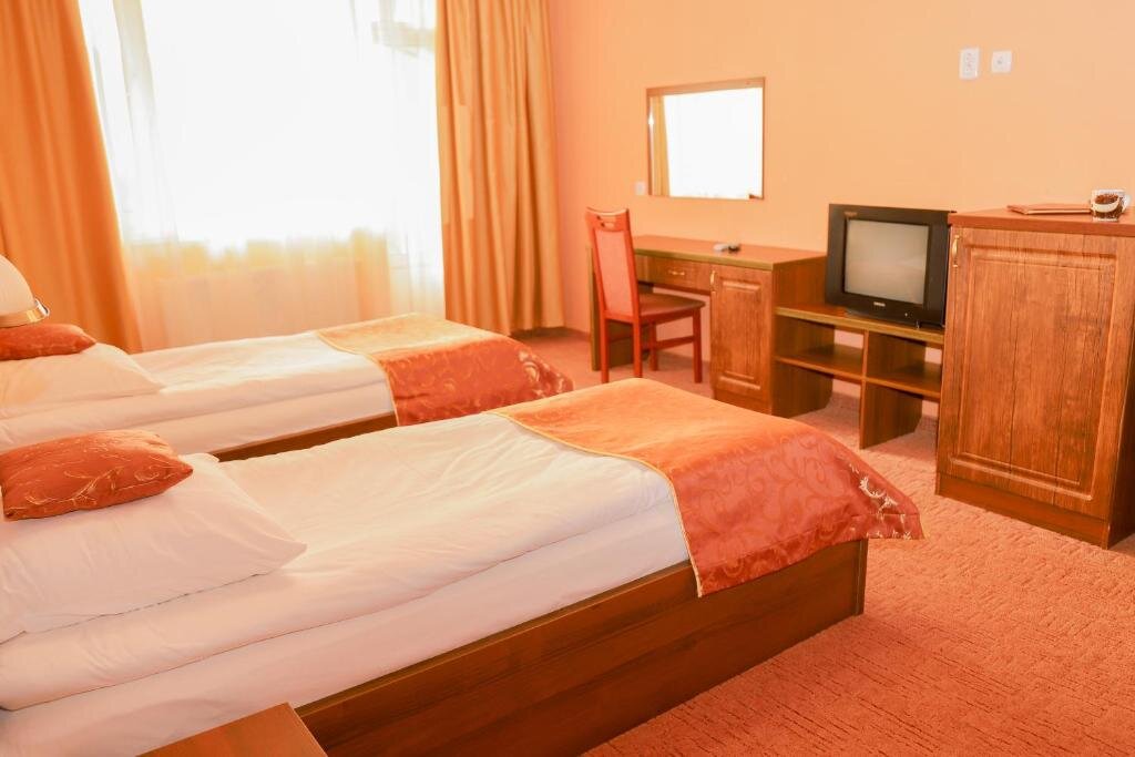 Standard Doppel Zimmer mit Bergblick Erney Laz Hotel